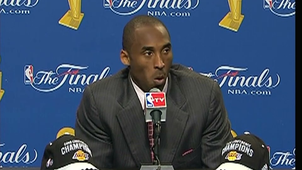 Kobe Bryant at the podium during the 2009 NBA Finals